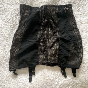 Vanity Garter Chamise Handstitched Detailing